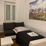 Cozy Messe Apartament *